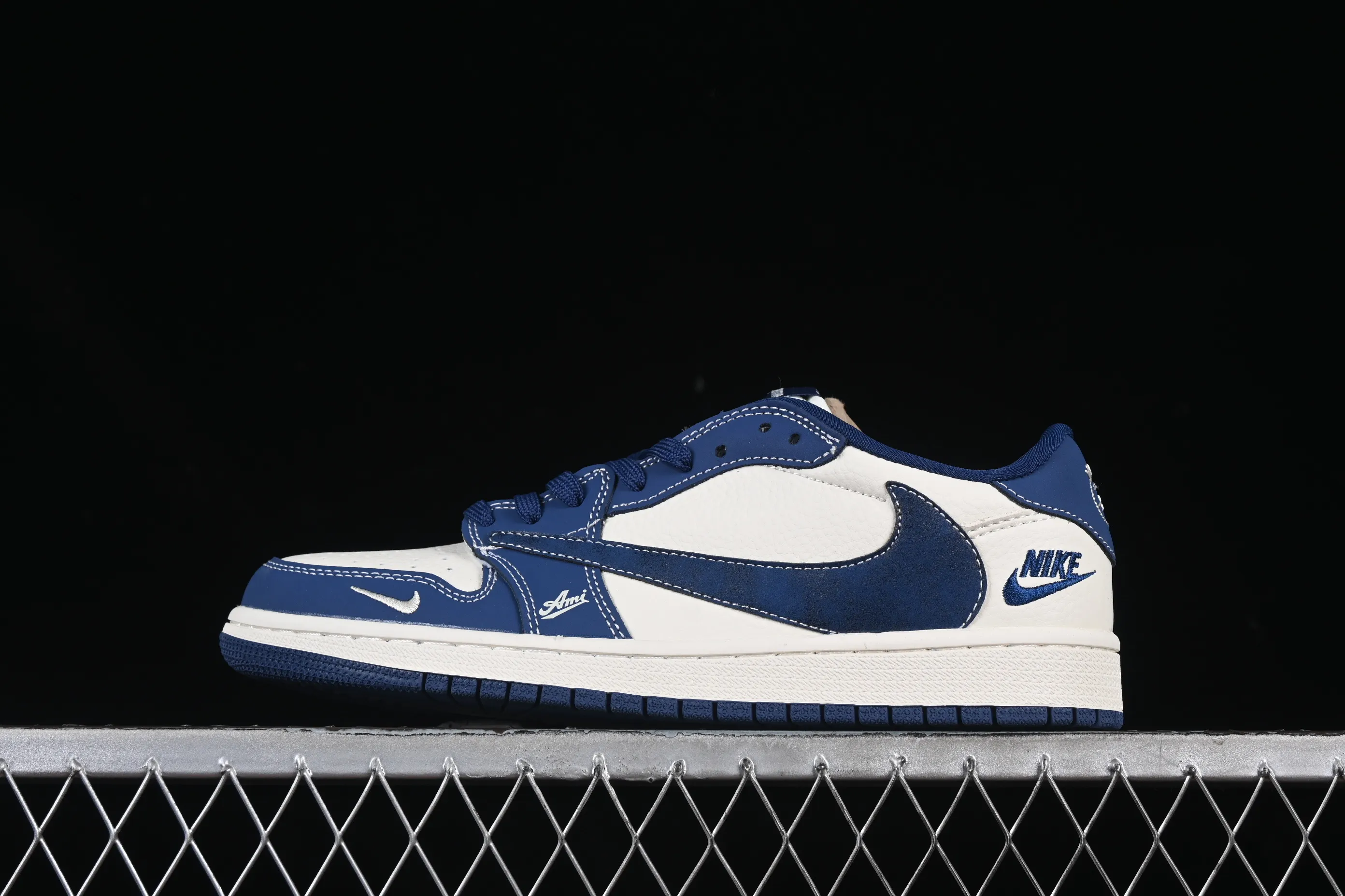 All categories Air Jordan Jordan series basketball shoes Air Jordan 1 Low High-end customized low-top sneakers Travis Scott x Fragment Design x Air Jordan 1 Low OG SP Joe 1 Nike joint embroidered beige low-top cultural casual sneakers XS2024-022